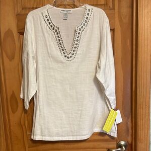Women’s Cathy Daniels Cotton V Neck Embellished Shirt Size 1X White Brand New